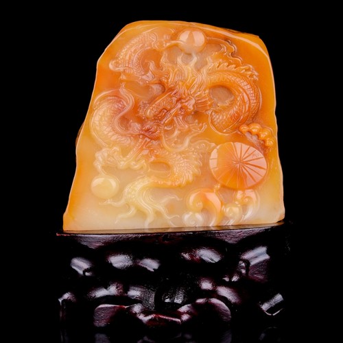 天然黄龙玉玉龙摆件云南天然黄龙玉游龙精雕玉摆件带底座证书