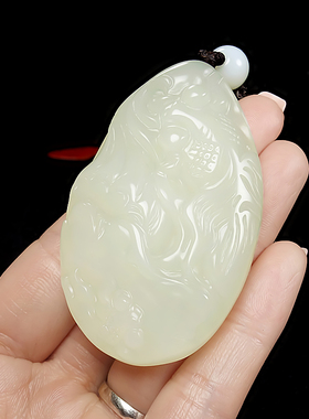 天然新疆和田玉鱼手把件籽料羊脂玉莲花金鱼把玩件连年有余玉挂件
