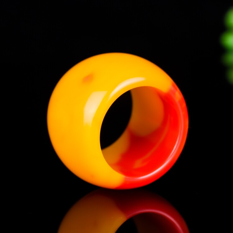 天然新疆和田玉彩玉扳指鸡血玉扳指男女款玉戒指扳指指环玉扳指