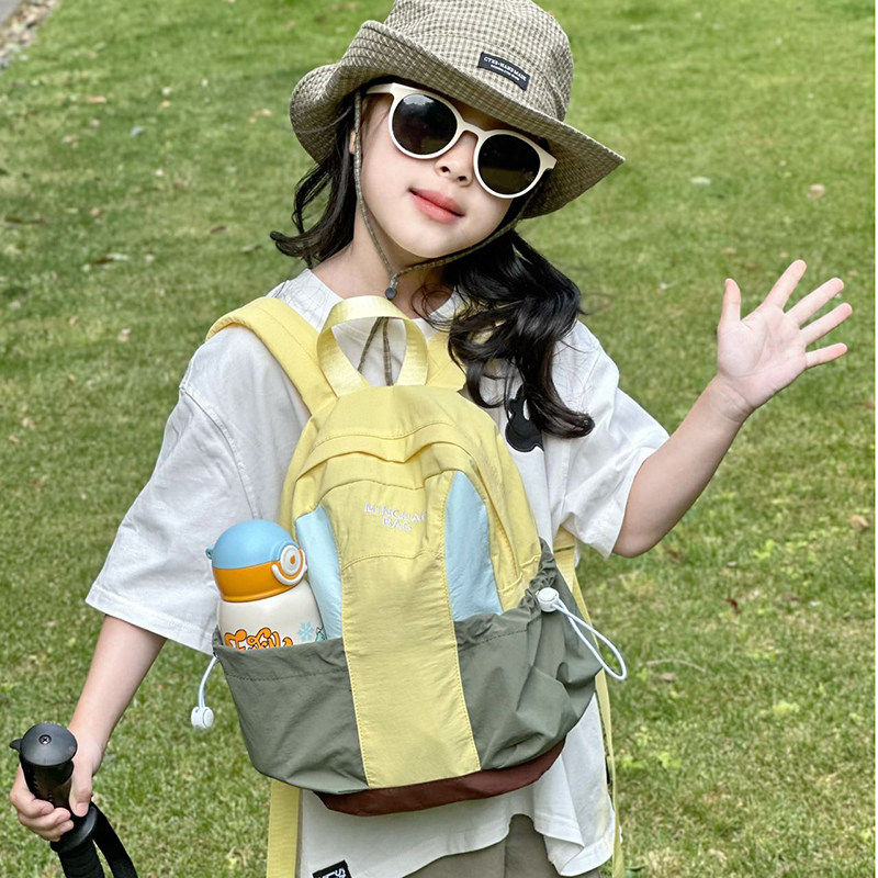 儿童轻便双肩包幼儿园男女童出游登山包户外休闲防泼水包女童书包