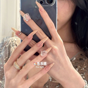 秋冬小红书同款裸色镶钻美甲极光渐变美甲温柔新娘婚甲长款穿戴甲