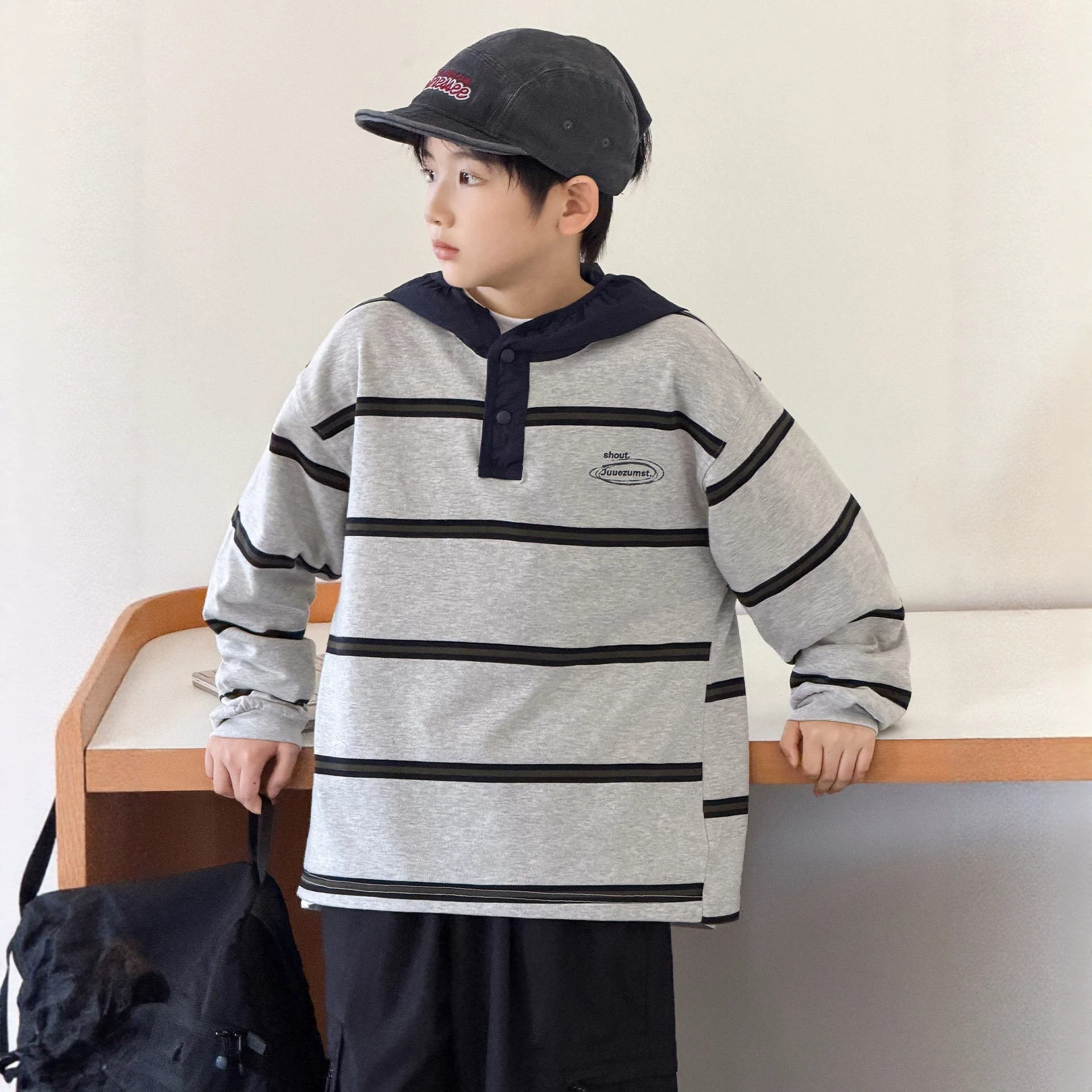 男童卫衣春秋款2026新款中大儿童装秋季连帽长袖上衣秋装男孩潮酷