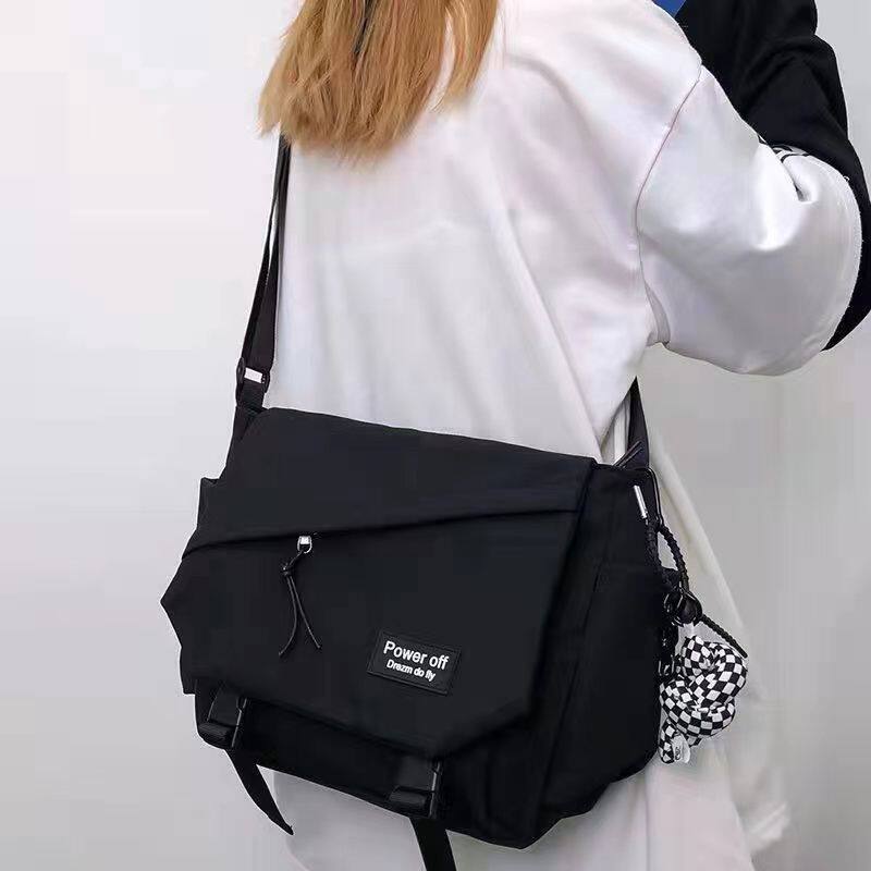 내가 너를 향해 달려갈 때 저우이란 장루랑 같은 스타일의 크로스백 스쿨백 일본 캐주얼 숄더백 우체부 가방