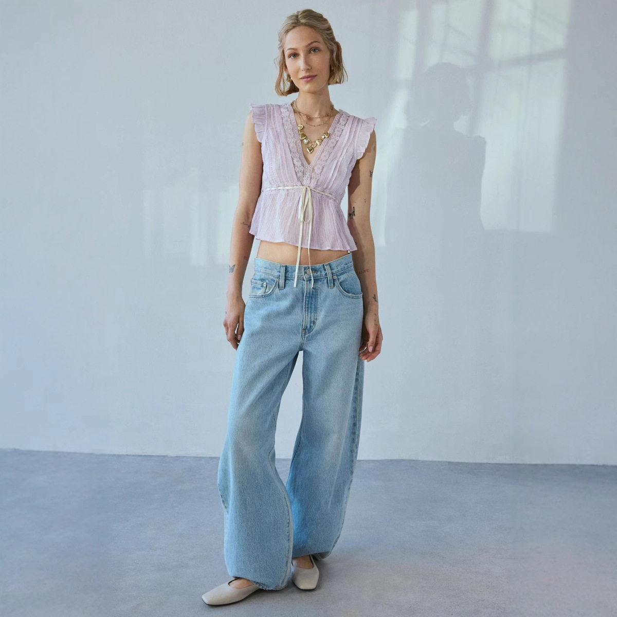 纯色女士修身短袖上衣Solid colorwomen'sslimfitshortsleevedtop