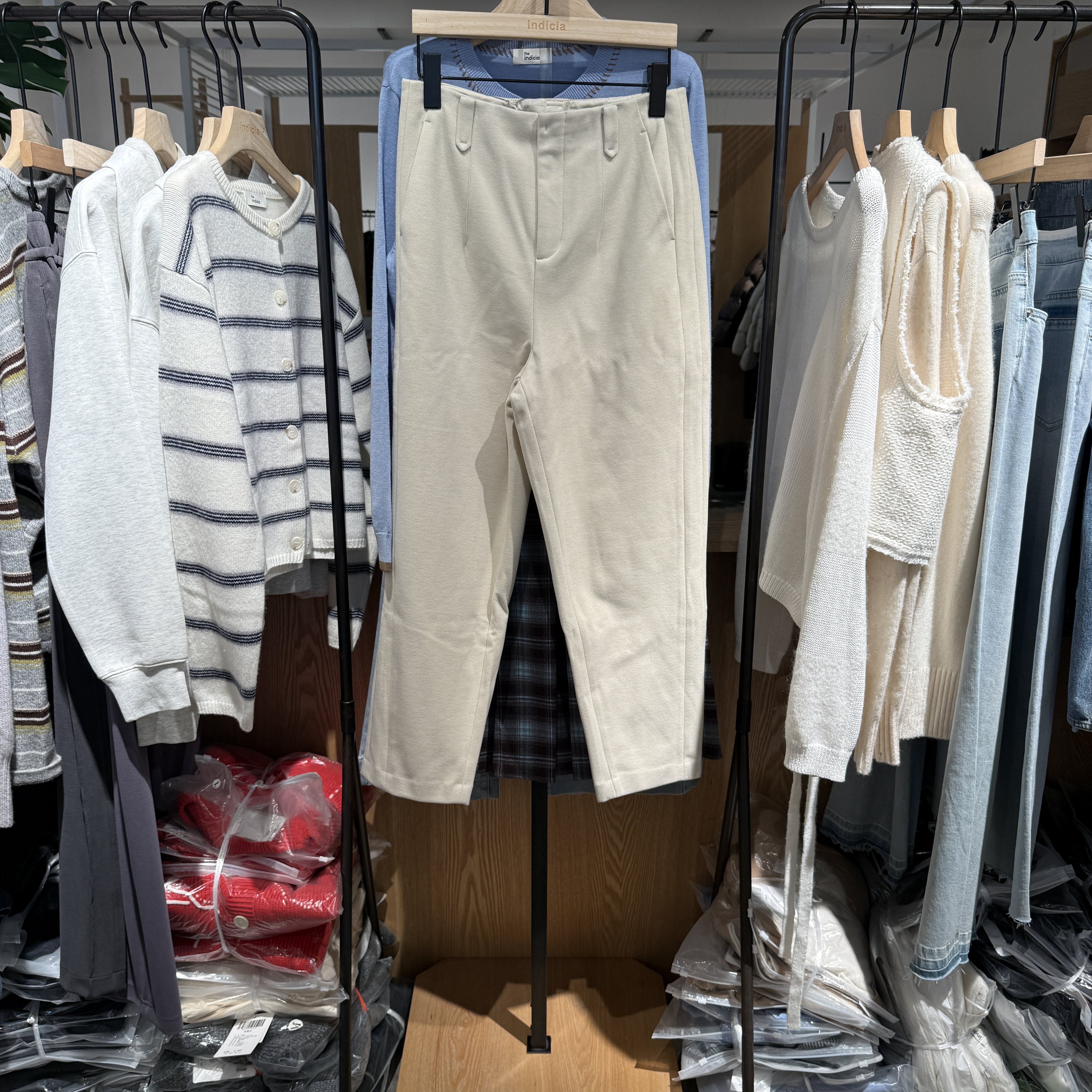 indiciaF2D4KZ829N专柜正品标记女装直筒通勤米色休闲裤吊牌价589,女装/女士精品,休闲裤,淘宝优惠券,粉丝福利购,淘宝优惠卷