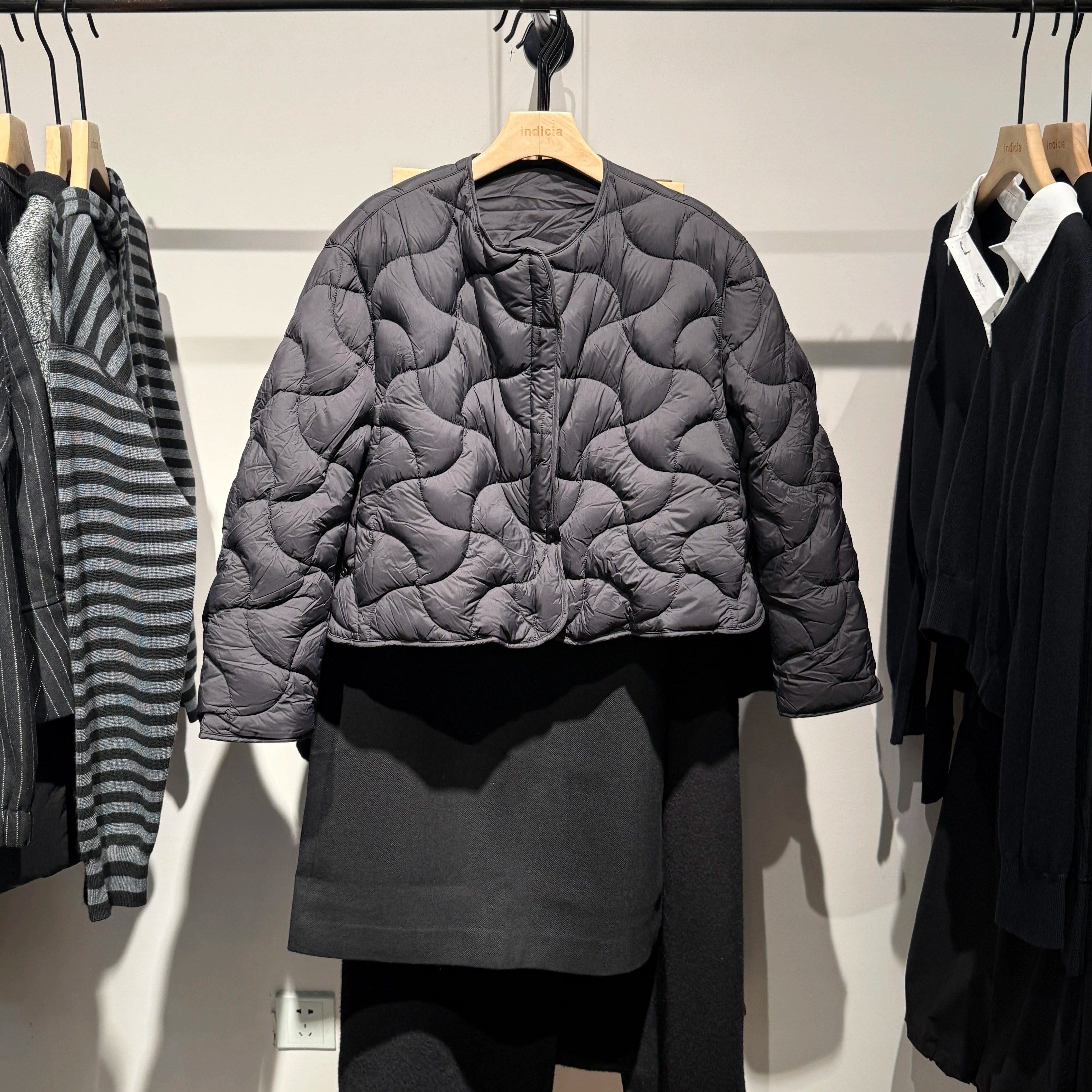 indiciaF2D4YR662F专柜正品标记女装羽绒服短薄款宽松吊牌价1289,女装/女士精品,羽绒服,淘宝优惠券,粉丝福利购,淘宝优惠卷