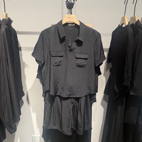 indiciaF2B5SY170N专柜正品标记女装醋酸V领衬衫宽松上衣吊牌639