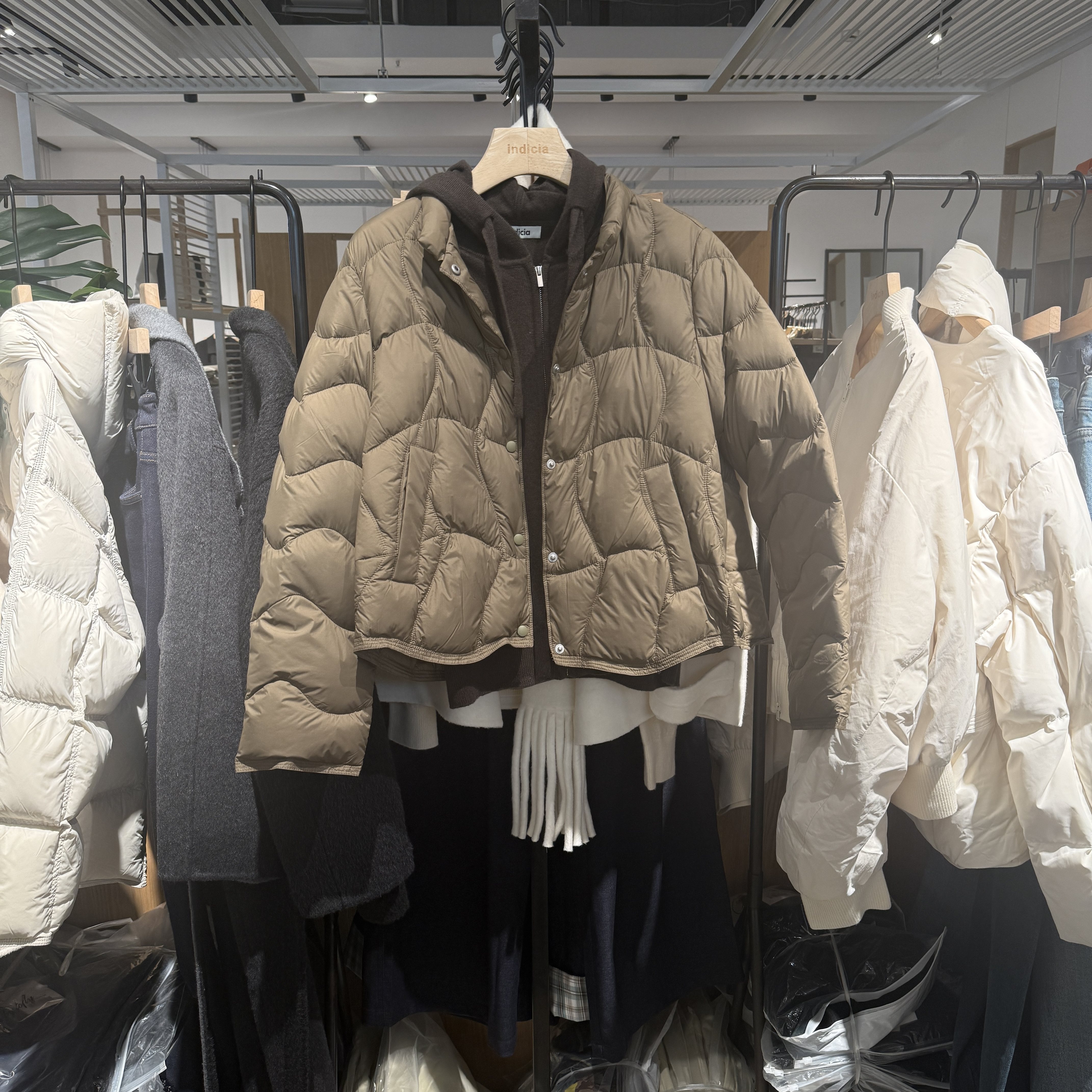 indiciaF2D4YR757N专柜正品标记女装鸭绒薄款羽绒服外套吊牌1189,女装/女士精品,羽绒服,淘宝优惠券,粉丝福利购,淘宝优惠卷