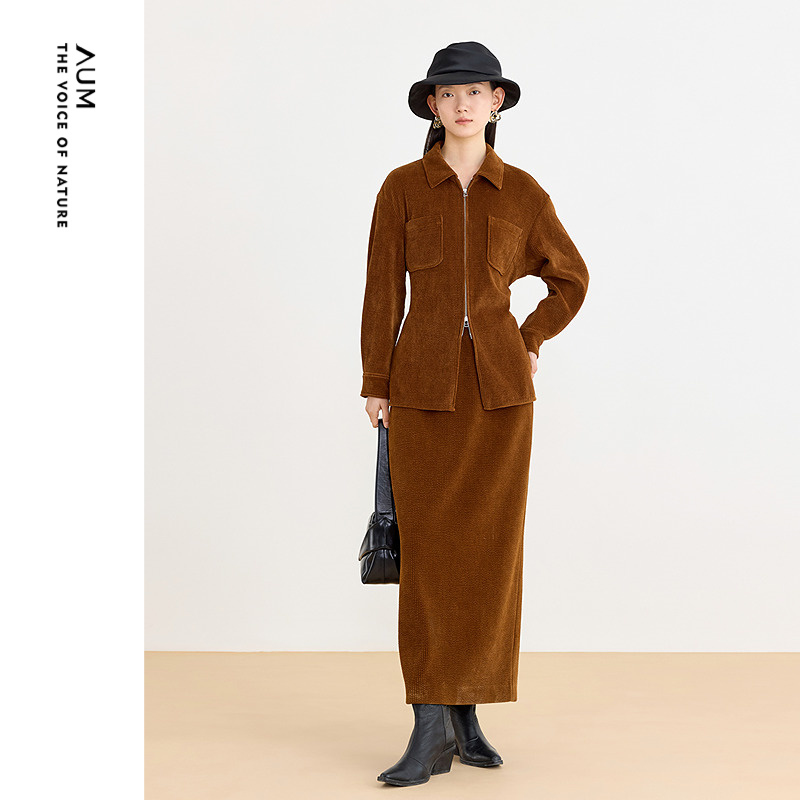 AUM噢姆春季时尚深棕色灯芯绒收腰衬衫外套女