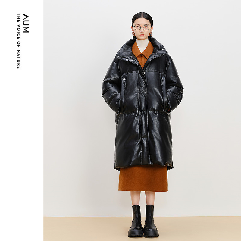 AUM噢姆冬季有机蛋白皮中长款连帽鹅绒黑色羽绒服女