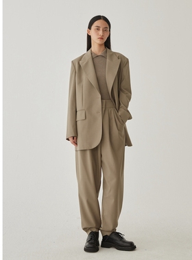 【会员价642元】AUM噢姆冬季可机洗干练宽肩廓形灰色羊毛西装外套