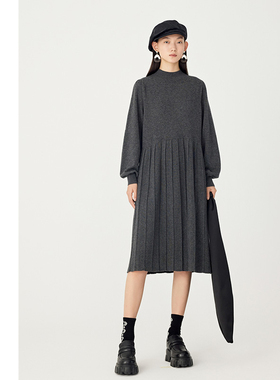 【会员价2183元】AUM噢姆冬季灰色半高领羊毛针织百褶长袖连衣裙