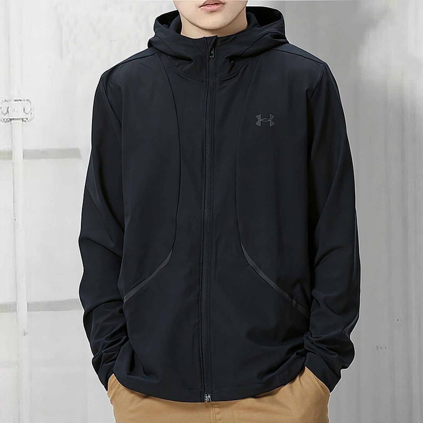 安德玛UA梭织防风衣2026新款男士运动服连帽夹克黑色外套6014621