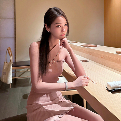 Boamarket 2色斜肩连衣裙高级感时尚纯欲露肩修身性感显瘦包臀裙