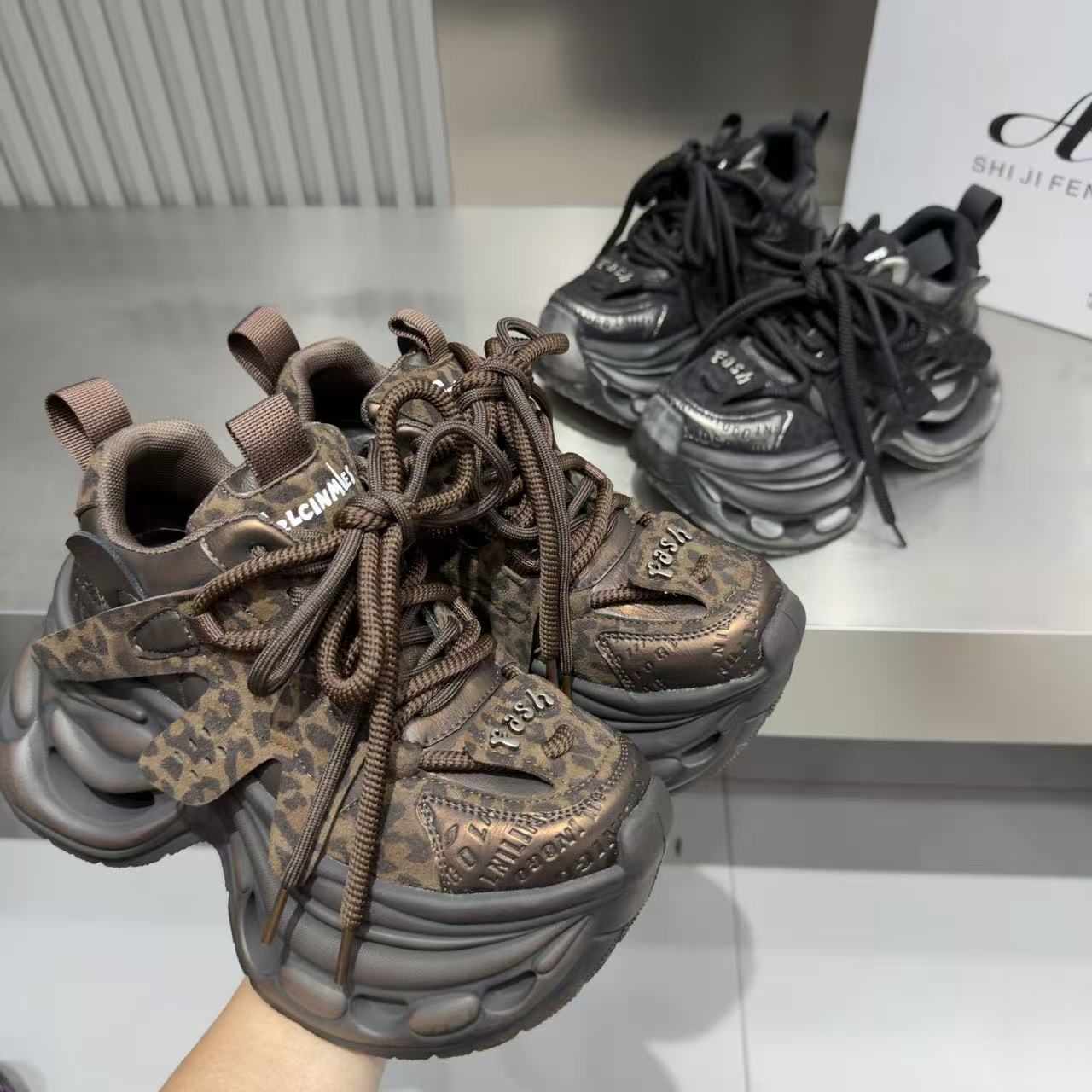 欧货镶钻镂空厚底老爹鞋女百搭