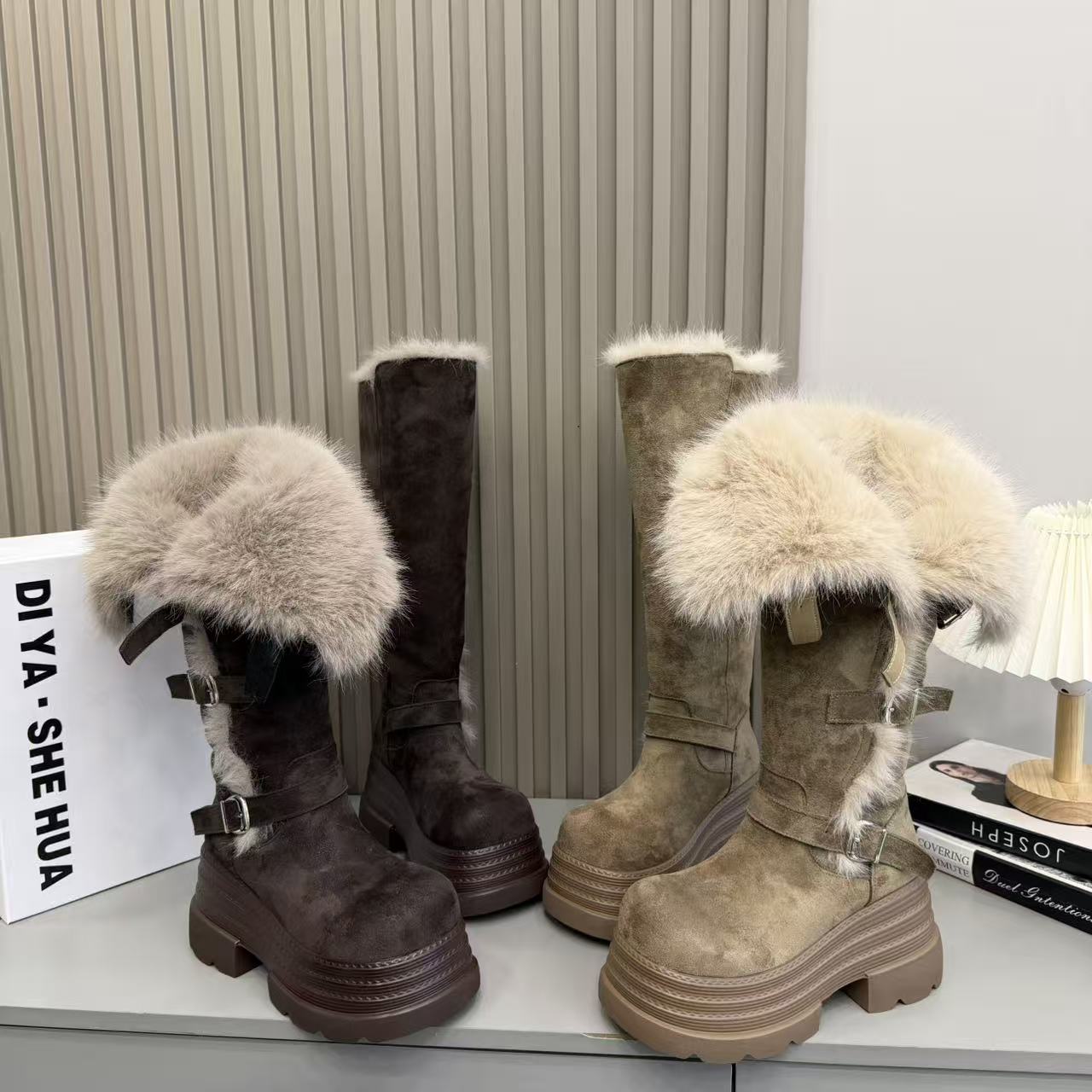 美拉德风毛绒高筒靴厚底皮带扣