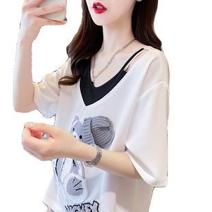 假两件t恤女短袖夏季韩版百搭宽松大码设计感小众个性露肩v领上衣