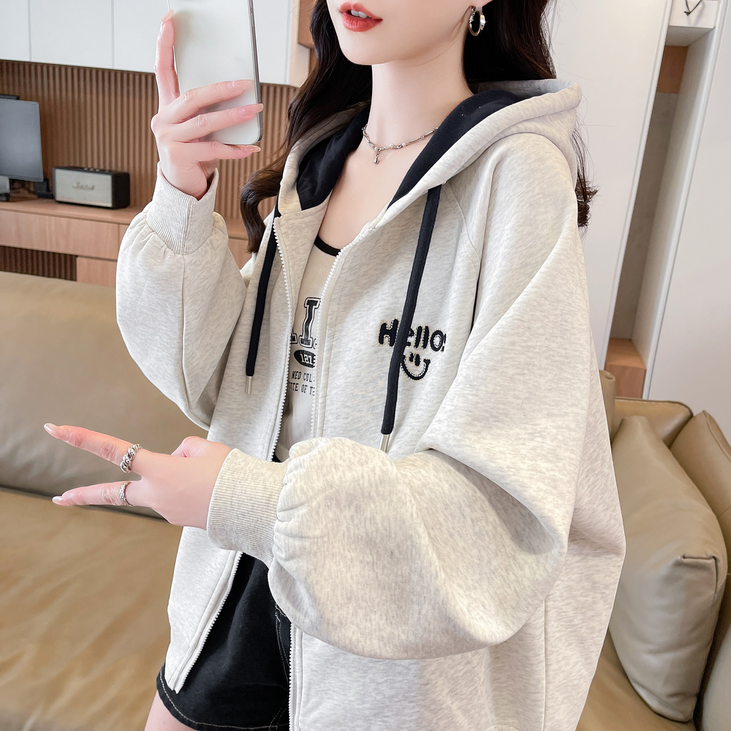 刺绣连帽卫衣女春秋季2026新款宽松薄款初中生休闲开衫棒球服外套