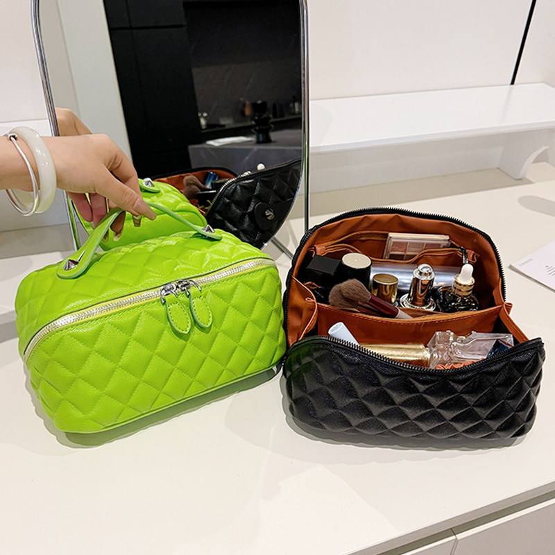 化妆包菱格PU皮女2026新款便携旅行随身手提化妆袋化妆品收纳包袋