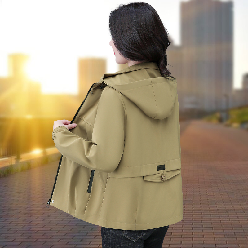 啄木鸟休闲夹克外套女春秋2025新款短款风衣小个子妈妈冲锋衣薄款