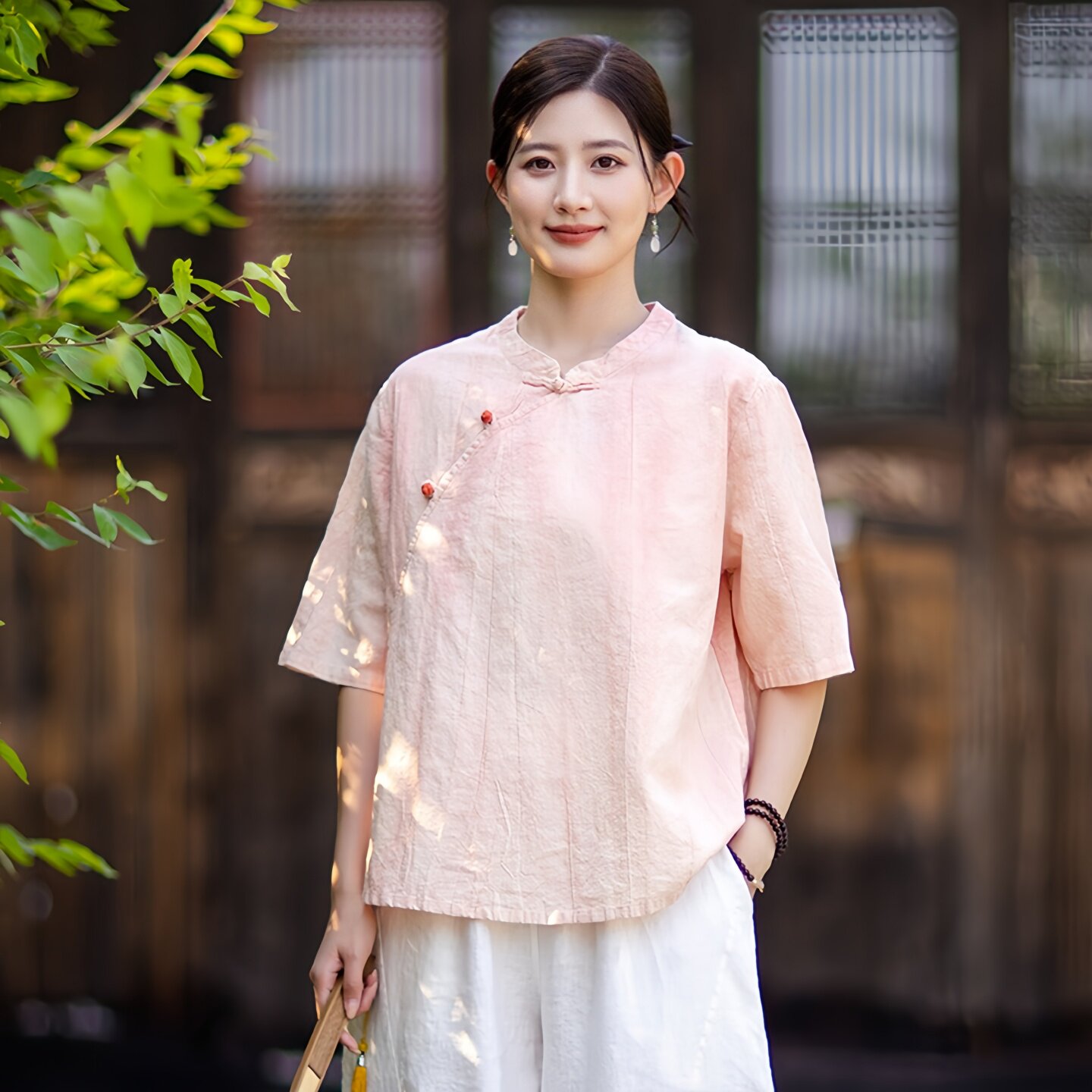 新中式棉麻短袖女2026年新款国风斜襟盘扣上衣手工扎染拼色衬衫
