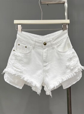 休闲破洞流苏白色牛仔热裤White shorts with perforated fringes