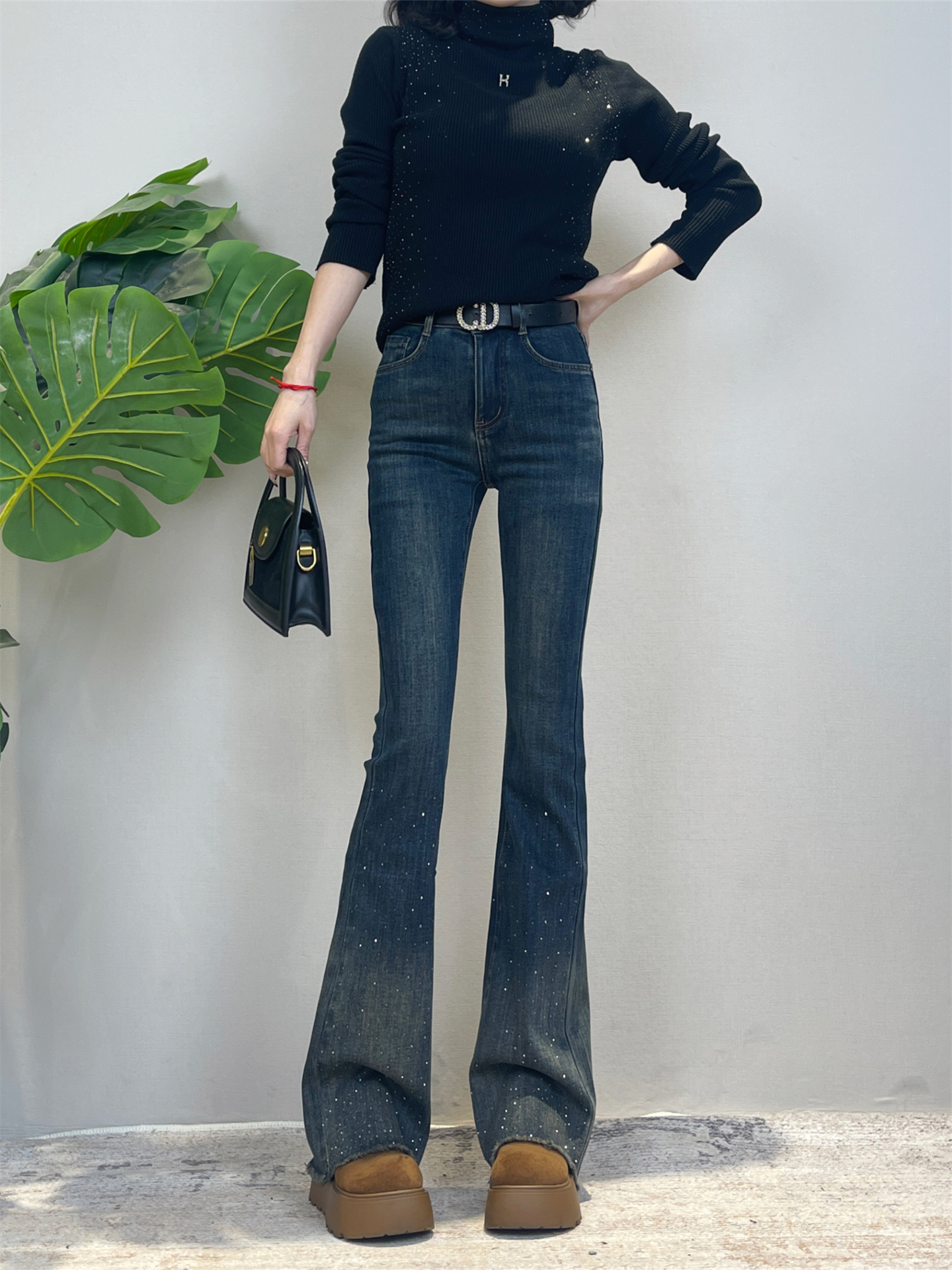 烫钻微喇牛仔裤女秋冬加绒2025新款裤子小个子修身高腰显瘦喇叭裤