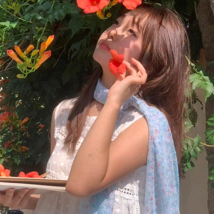 夏日氛围碎花丝巾田园风纱巾少女薄款披肩围巾护颈清新长条配饰女