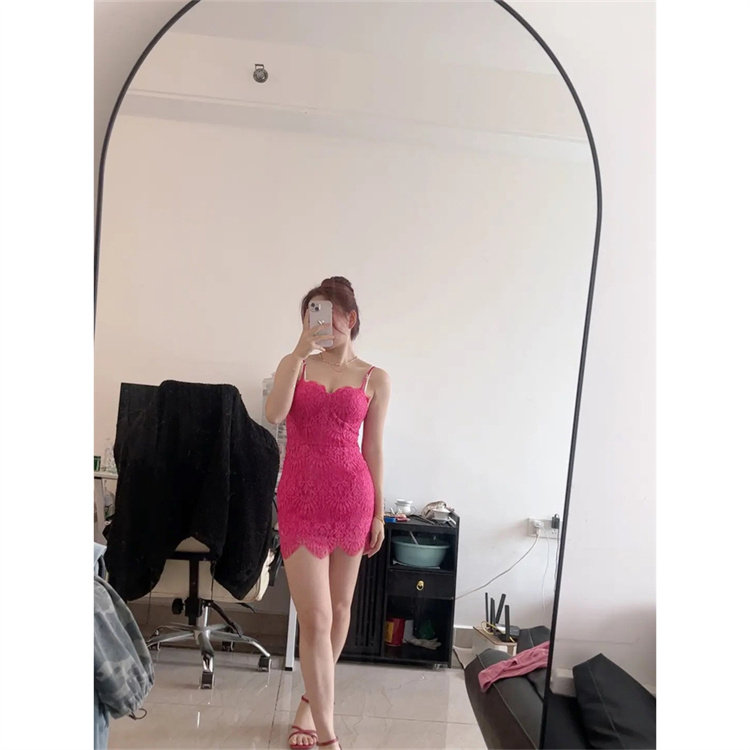 微胖MM蕾丝设计感收腰包臀吊带连衣裙夏季新款性感纯欲风短款裙子图片