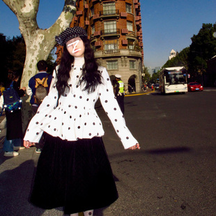 秋季 小众气质减龄波点外套 复古温柔绝美百搭度假风翻领上衣新款