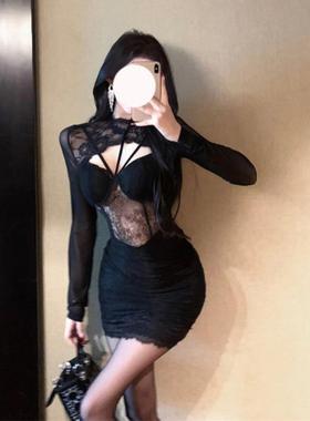 韩版纯欲风蕾丝拼接辣妹黑色连衣裙新款微胖mm性感设计镂空包臀裙