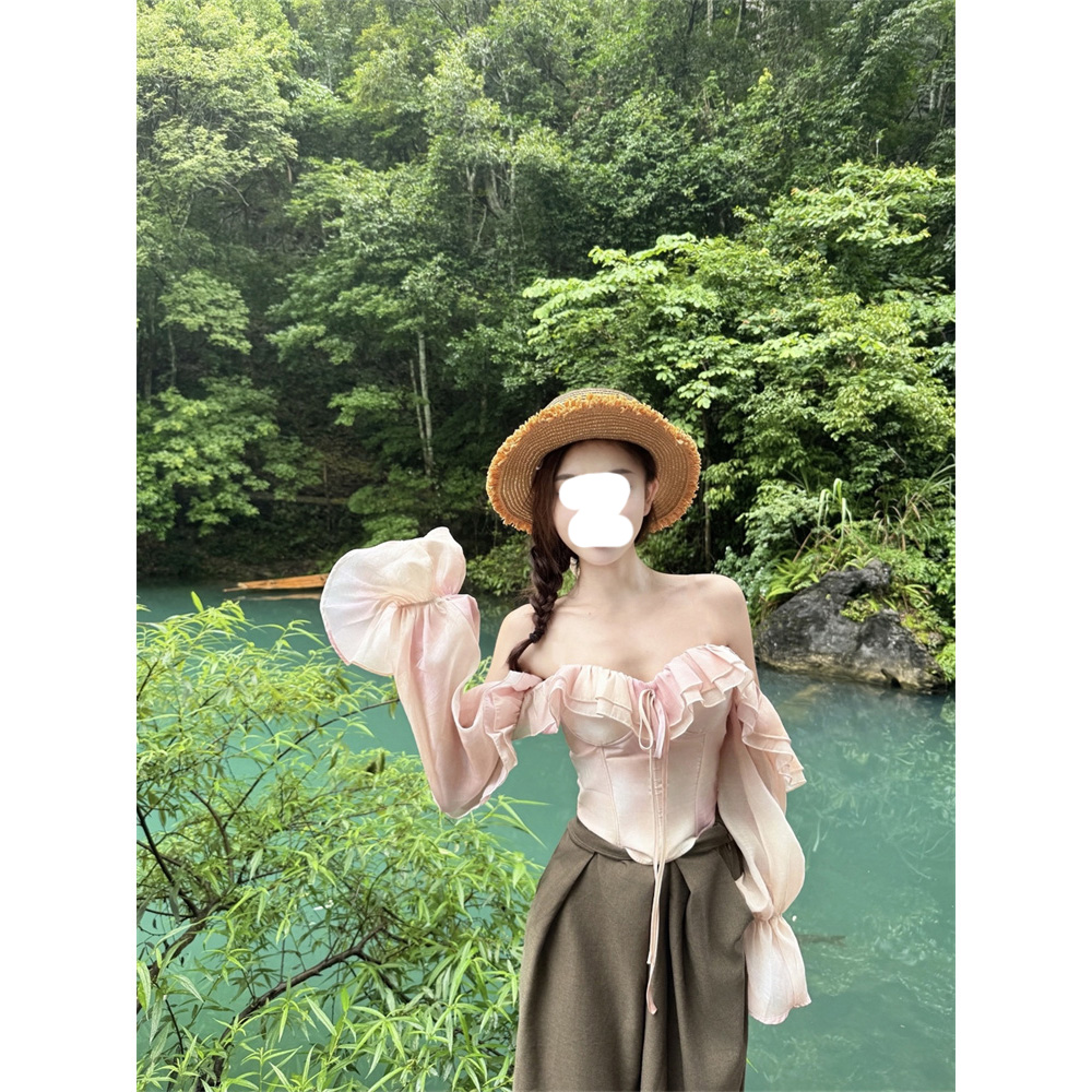 法式复古时尚气质性感辣妹风一字肩上衣新款微胖度假风荷叶边衬衫