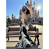 MM慵懒风优雅度假印花收腰显瘦连衣裙新款 时尚 大码 气质V领露背裙