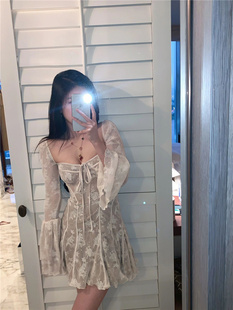 小众复古优雅轻奢气质蕾丝短裙ins纯欲风绝美收腰显瘦约会连衣裙