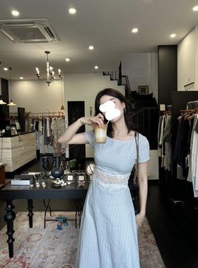 大码夏季新款时尚小众蓝色条纹短袖连衣裙女通勤风修身显瘦中长裙