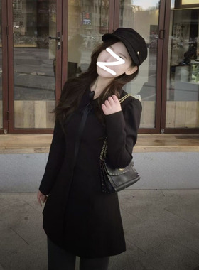 新款微胖通勤风黑色连衣裙女优雅极简风长袖翻领修身显瘦收腰短裙