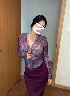 大码性感蕾丝V领衫长袖上衣秋冬新款独特别致修身气质半身裙套装