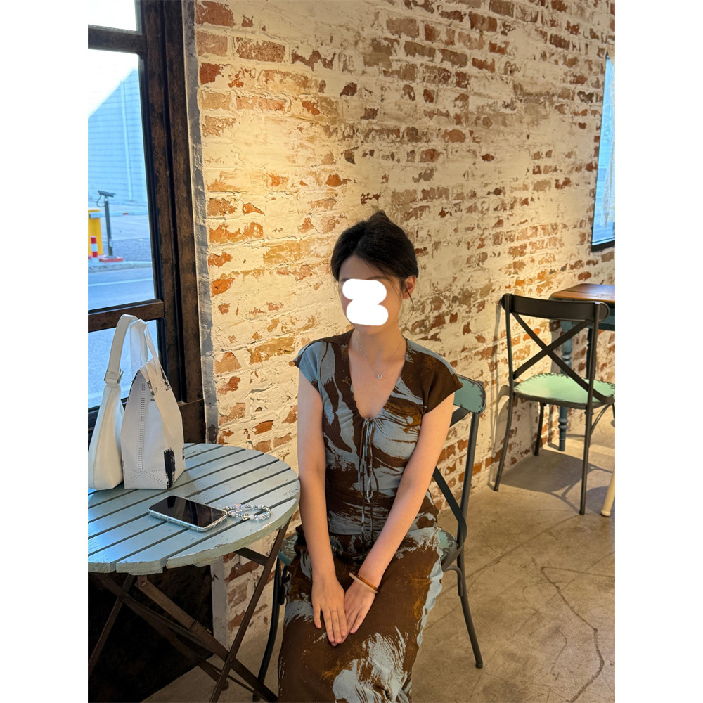 法式复古时尚高级感温柔御姐风新款V领系带短袖连衣裙微胖晕染裙