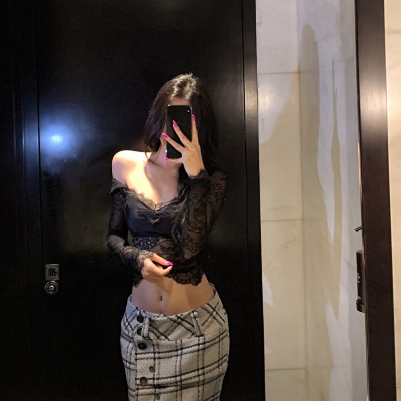 轻奢欧美御姐风百搭显瘦长袖露背衬衫秋季新款高级性感辣妹上衣