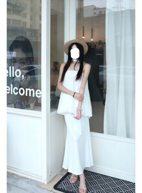 大码mm法式高端白色抹胸上衣女新款美式辣妹小众收腰显瘦半裙套装