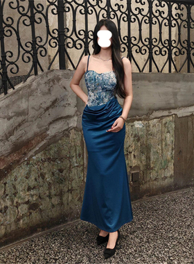 复古时尚高级感轻奢度假优雅纯欲风蓝色印花连衣裙新款微胖长裙子