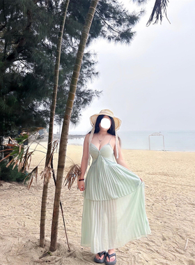 微胖MM海边沙滩度假风系带露背长裙新款时尚设计感褶皱绿色连衣裙