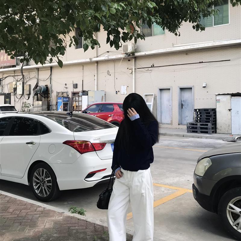 假两件撞色拼接衬衫领针织衫上衣高级感早秋季短款慵懒风开衫毛衣