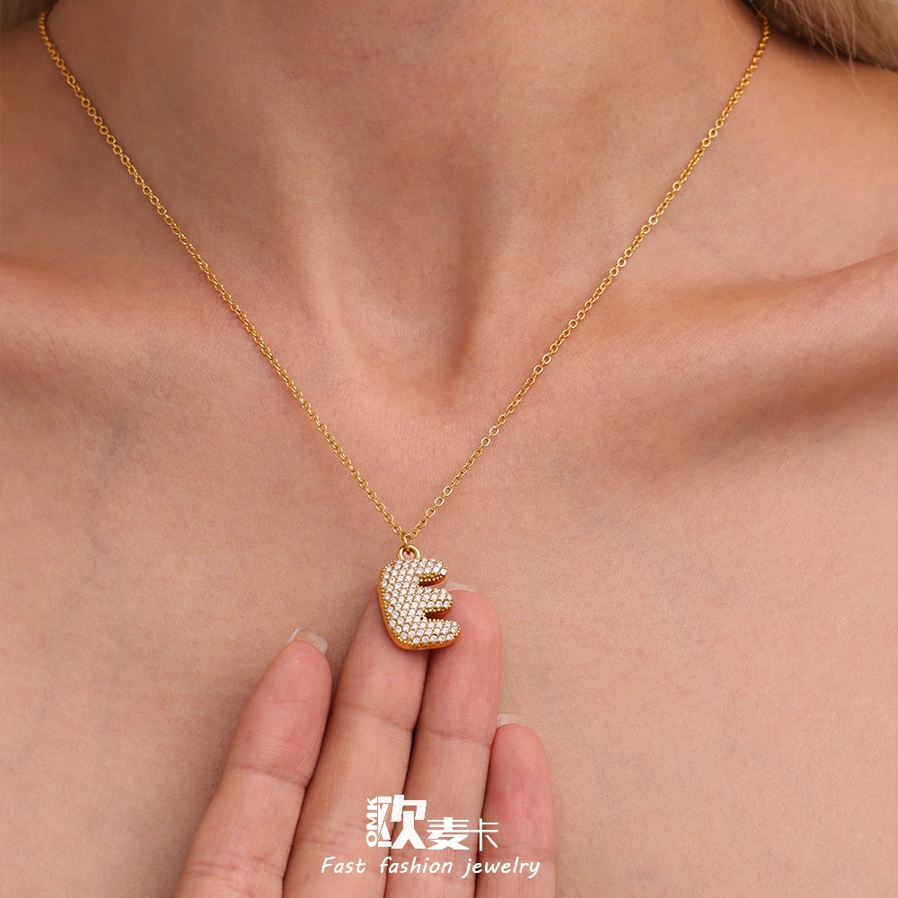 欧麦卡26个英文字母超闪锆石项链个性嘻哈不锈钢保色跨境饰品潮