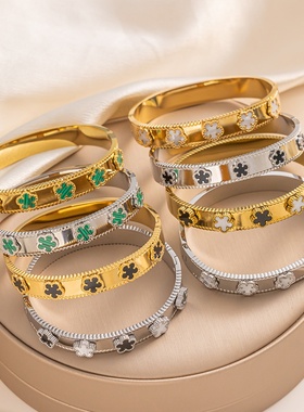 新款黑白贝母时尚不锈钢五叶草手镯女感百搭个性手饰品不掉色