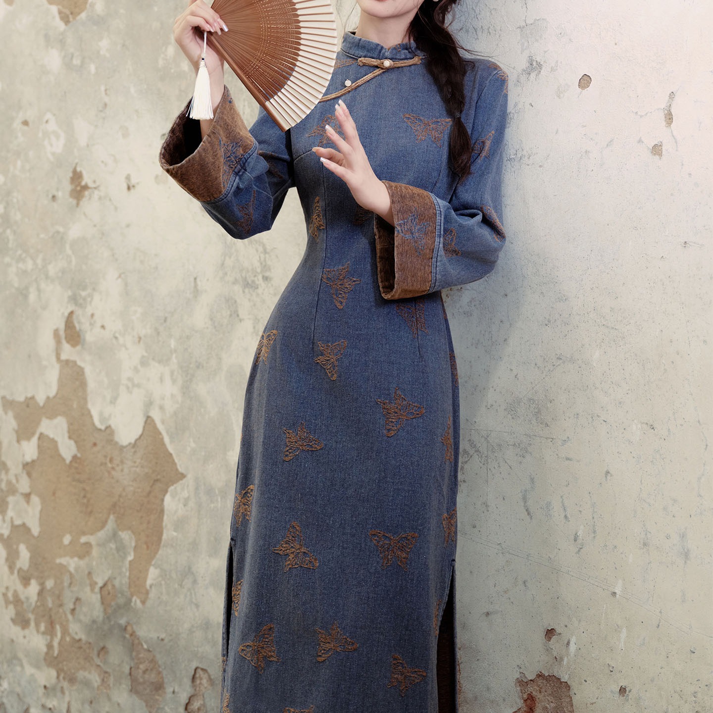 2025秋冬中式民国刺绣改良旗袍女秋冬复古气质连衣裙搭配大衣衬裙