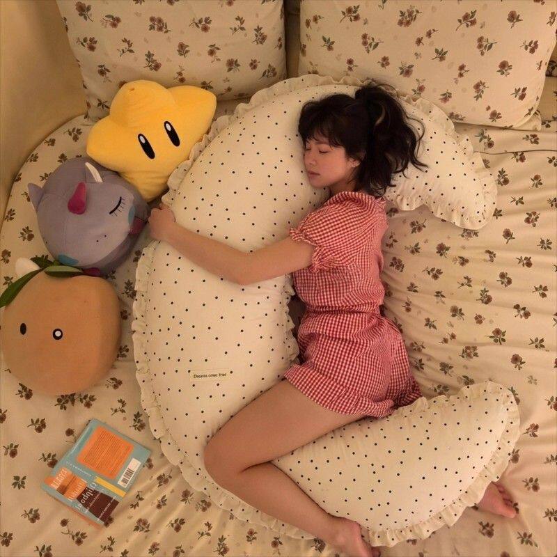 大月亮抱枕侧睡枕女生睡觉专用孕妇夹腿大号宿舍床头靠垫纯棉护腰