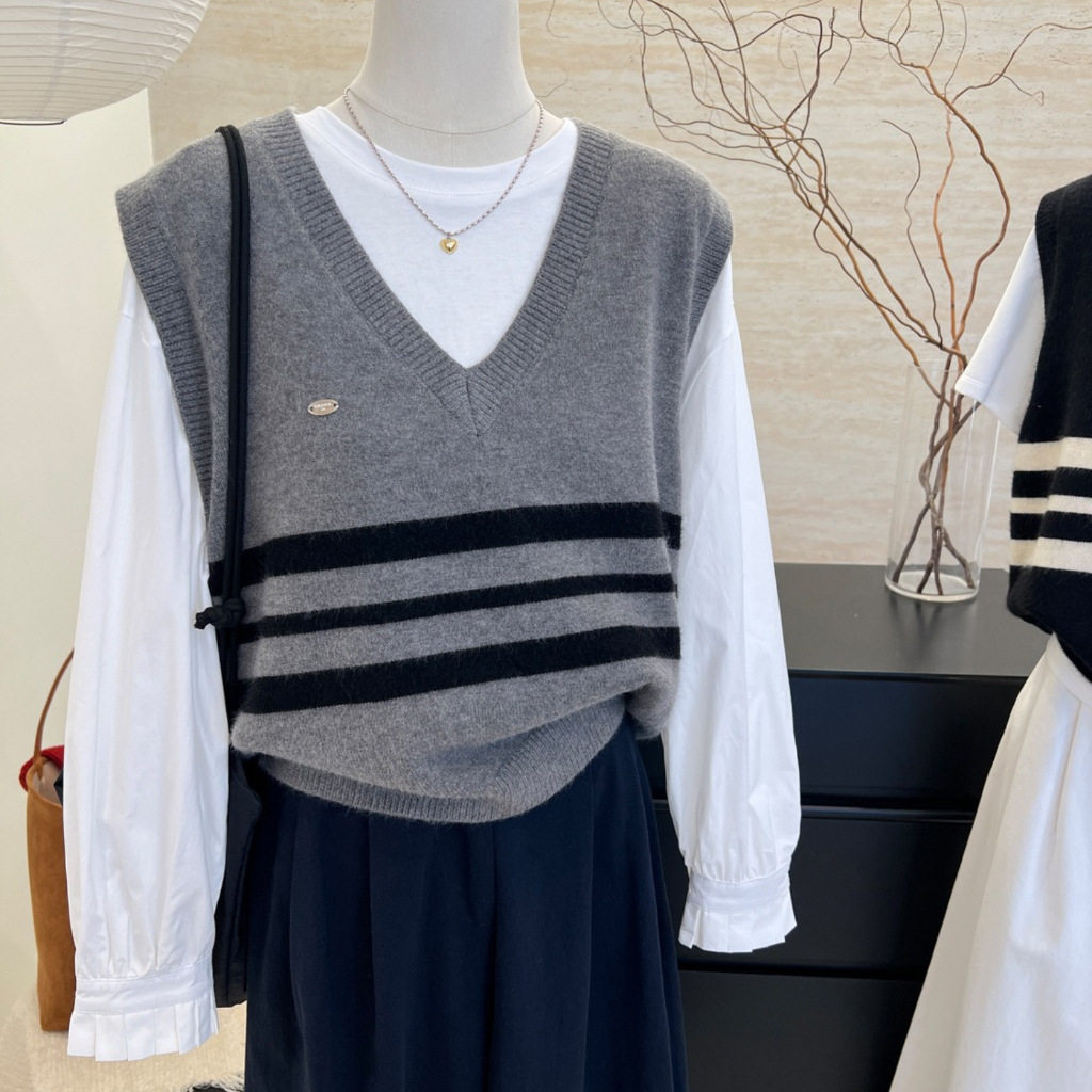 学院风灰色条纹V领针织马甲背心女春季新款叠穿外搭无袖毛衣