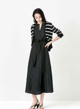 vesas collection女装毛衫时尚软糯单排扣宽松开衫VS211W170716