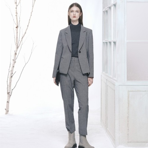 Vesas Collection 唯尚女装 复古通勤设计感西装外套VS213J098238